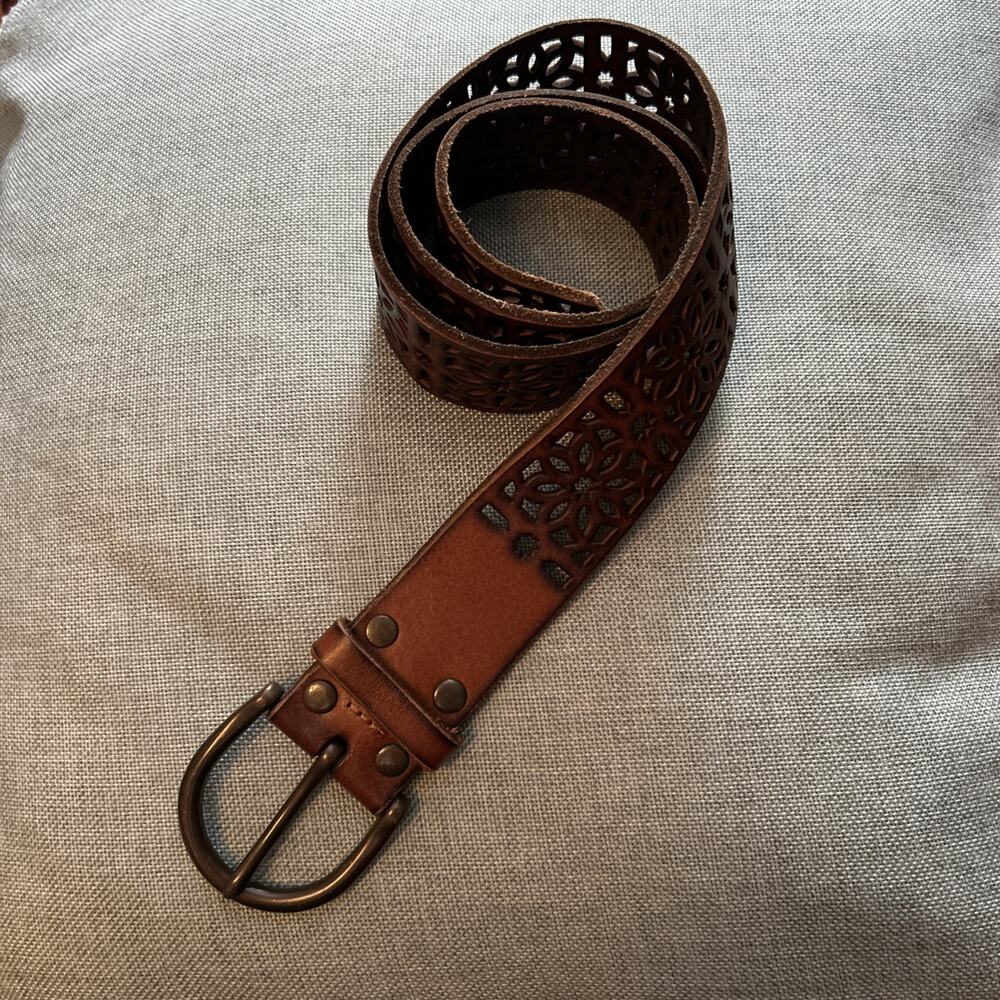 Lucky Brand Brown Leather Belt W. Sz S 39"L & 1 3/4 Wide, Oval Buckle Preowned
